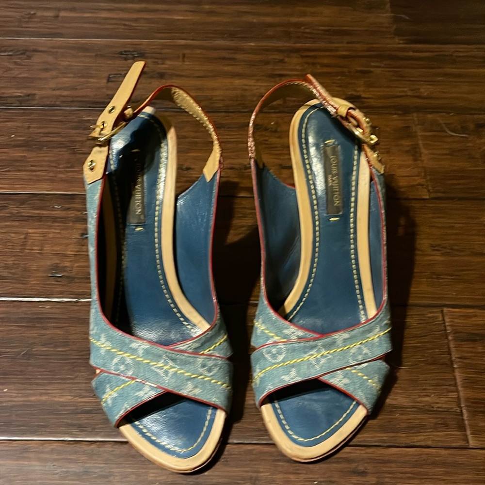 Preloved Louis Vuitton sandal authentic EU 35.5